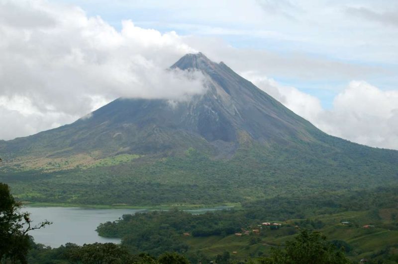 Jacques-Marie Bardintzeff, volcanologue passionné